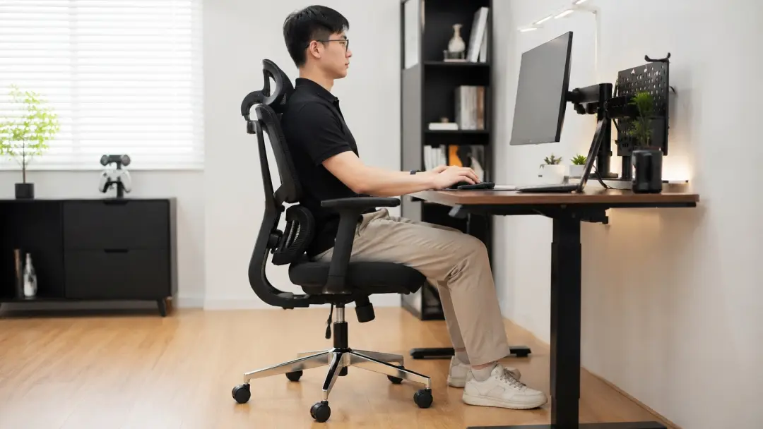 Tư thế ngồi lâu với ghế công thái học