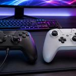Nên chọn tay cầm chơi game không dây hay có dây cho PC?